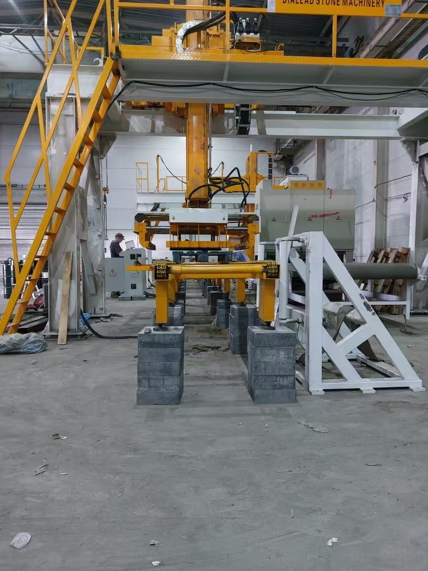 trường hợp công ty mới nhất về Dòng đánh bóng tự động với robot ở Lipetsk